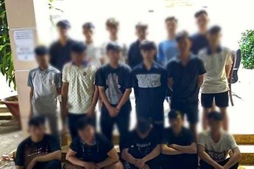 Nhóm thiếu niên chặn đường hỗn chiến vì cho rằng bị 'nhìn đểu'