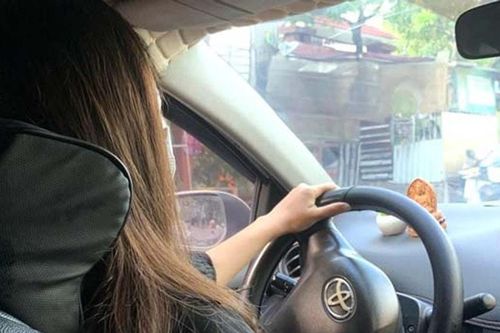 Mẹo hạn chế tình trạng đổ mồ hôi lưng khi lái xe
