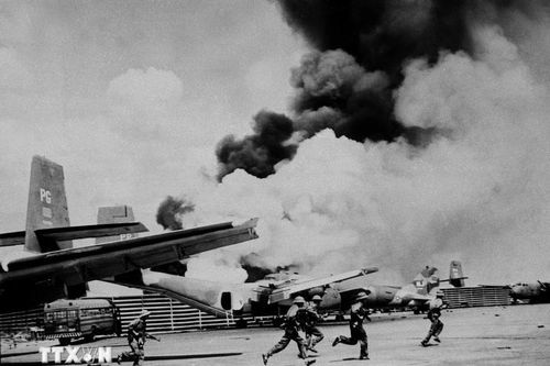 50 năm thống nhất đất nước: Ngày 17/4/1975 - Thông tin nhiệm vụ đánh phá các sân bay địch