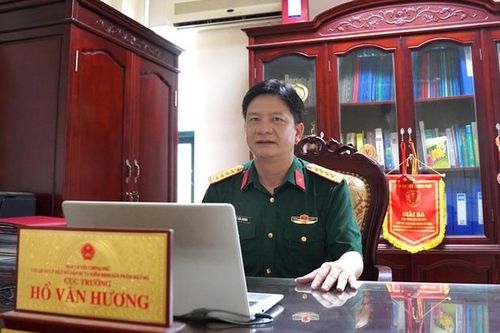 Đại tá Hồ Văn Hương giữ chức Phó Trưởng Ban Cơ yếu Chính phủ