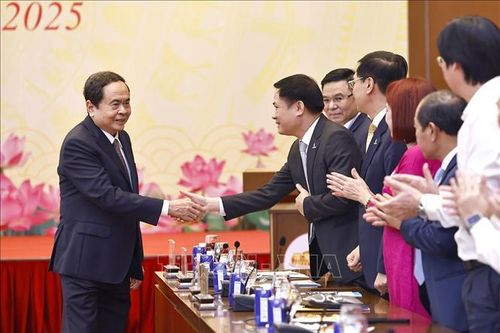 Chủ tịch Quốc hội: Ngành Dầu khí tiếp tục phát huy truyền thống văn hóa của 'người đi tìm lửa'