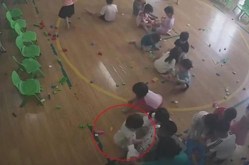 Cô giáo bạo hành, xốc ngược đầu trẻ 22 tháng tuổi: Nhà trường lên tiếng