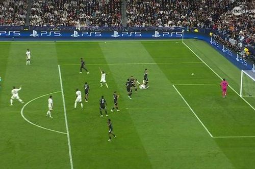 UEFA nói về quyết định gây tranh cãi của trọng tài trong trận Real Madrid và Arsenal