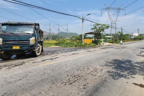 Đà Nẵng: Xe quá tải 'phá rào' tràn vào tuyến ĐH2