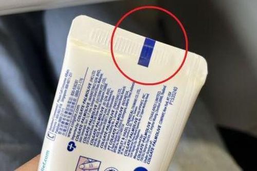 Ý nghĩa của dải màu trên đuôi tuýp kem đánh răng, không phải ai cũng biết