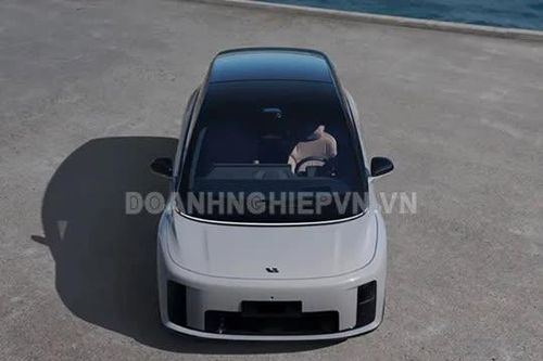 SUV hạng sang dài gần 5,1 mét, công suất 536 mã lực, trang bị tối tân, giá hơn 1,4 tỷ đồng