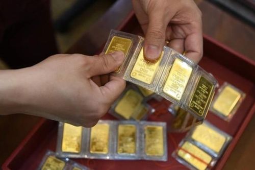 Choáng với số tiền người phụ nữ nhận được sau khi bán 30 cây vàng