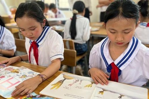 Quỹ Bảo trợ trẻ em Việt Nam hỗ trợ thư viện cho trẻ em khó khăn ở Nghệ An