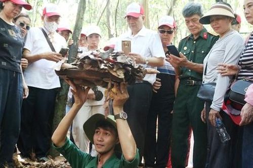 Lượng khách du lịch đến địa đạo Củ Chi tăng mạnh