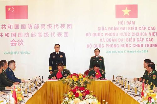 Hội đàm giữa Bộ trưởng Bộ Quốc phòng hai nước Việt Nam - Trung Quốc