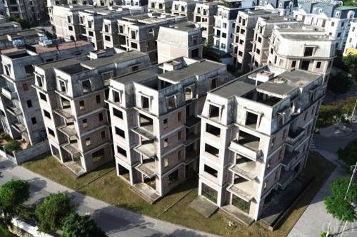 Loạt biệt thự bỏ hoang ở ngoại thành Hà Nội