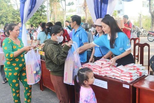 Thi đua 'Dân vận khéo'