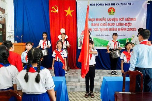 Khai mạc Trại huấn luyện kỹ năng ban chỉ huy Liên Đội tại TX. Tịnh Biên