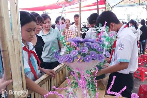 Tận dụng vật liệu tái chế trong dạy và học môn Mỹ thuật