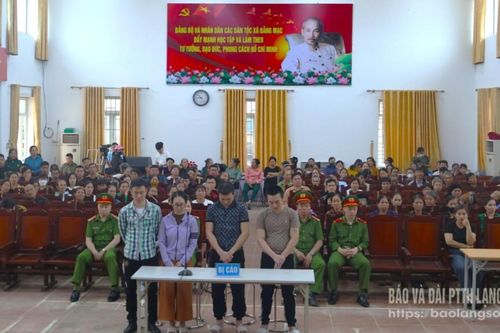 Chi Lăng: Đông đảo người dân tham dự phiên tòa xét xử lưu động hai vụ án hình sự về ma túy