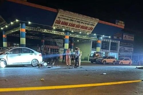 Mô tô va chạm với ô tô khiến 1 người tử vong