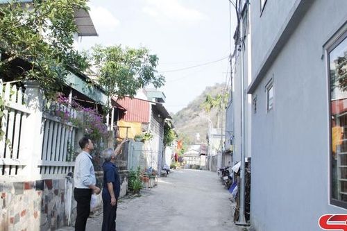 Ý Đảng hợp lòng dân