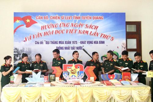Bộ CHQS tỉnh tổ chức các hoạt động hưởng ứng Ngày sách và văn hóa đọc Việt Nam, ngày truyền thống LLVT tỉnh