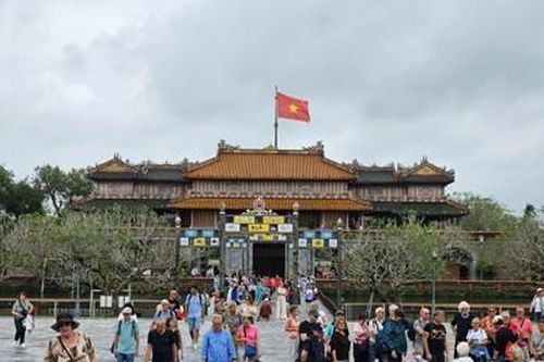 Phát huy giá trị văn hóa, xây dựng Huế trở thành trung tâm du lịch lớn của quốc gia và quốc tế