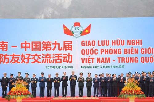 Bộ trưởng Bộ Quốc phòng Phan Văn Giang chủ trì Lễ đón Bộ trưởng Bộ Quốc phòng Trung Quốc Đổng Quân