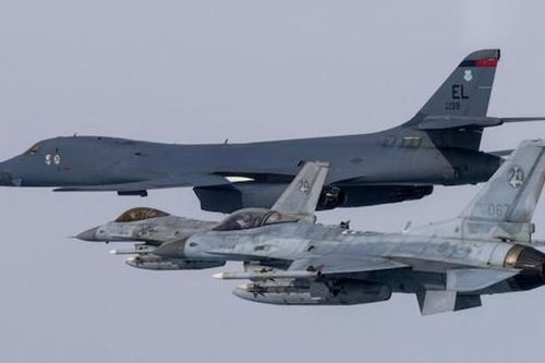 Mỹ điều 'oanh tạc cơ' B-1B tham gia tập trận chung với Hàn Quốc