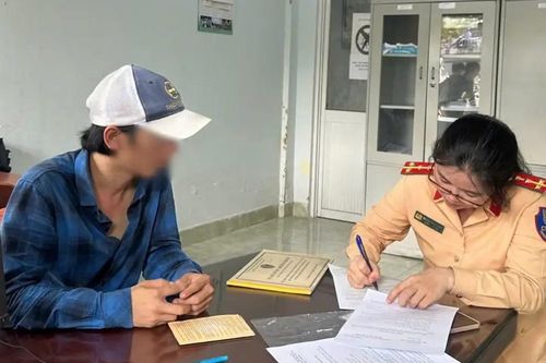 Tài xế xe tải bị phạt vì lạng lách gây nguy hiểm