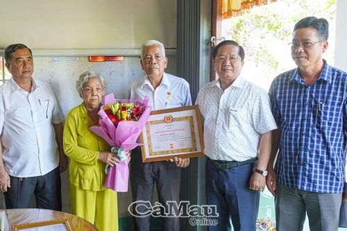 Ðền ơn đáp nghĩa là nhiệm vụ chính trị