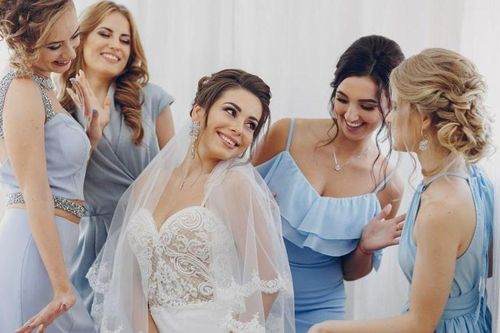 'Tôi chọn họ vì trông họ xấu': Cô dâu bị chỉ trích dữ dội vì 'chơi chiêu' để nổi bật trong đám cưới