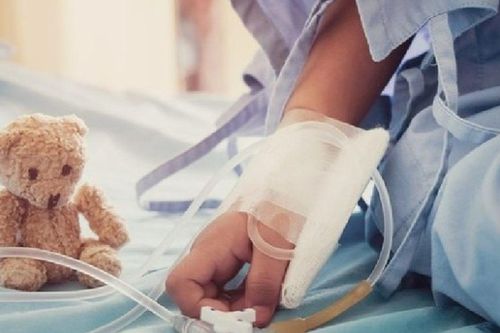 Bé 15 tháng tuổi bị tụ máu não vì ngã từ chiếc xe mà gia đình nào có trẻ nhỏ cũng hào hứng sắm vì yêu con