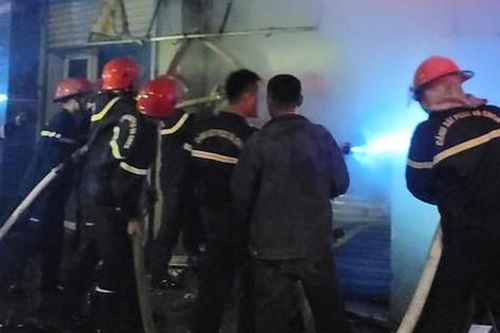 Kịp thời dập tắt vụ cháy nhà dân ở TP Vinh