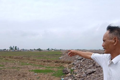 Lãng phí ruộng đất trong khi chờ đền bù