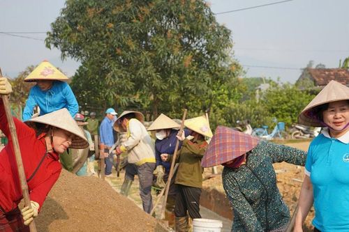 Người phụ nữ 'thắp lửa' phong trào nông thôn mới từ những việc làm giản dị