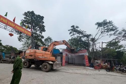 Phường Đại Mỗ cưỡng chế hai công trình vi phạm đất đai