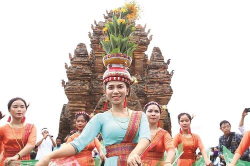 Xây dựng dự án bảo tồn giá trị truyền thống Lễ hội Cầu ngư Vạn đầm Xương Lý và Lễ hội Katê