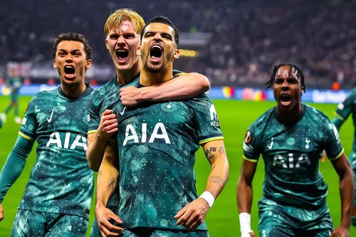 Xác định bốn đội vào bán kết Europa League 2024/2025