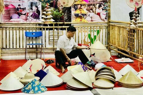 Tôn vinh nghệ nhân làng nghề Việt Nam