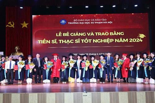 Trường đại học Sư phạm Hà Nội trao 683 bằng tốt nghiệp cho tân tiến sĩ, thạc sĩ