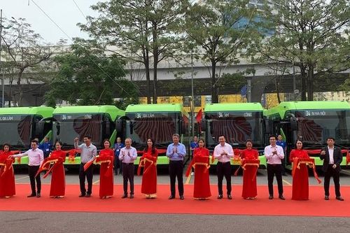 Hà Nội vận hành tuyến buýt điện số 34 bến xe Mỹ Đình-Gia Lâm