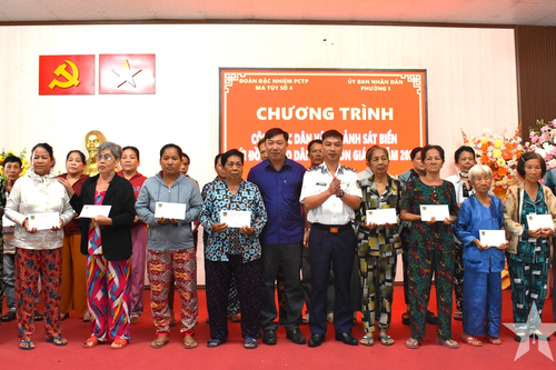 Cảnh sát biển với đồng bào dân tộc, tôn giáo tại Cà Mau