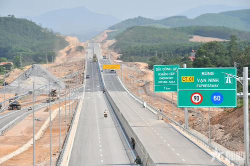 Cao tốc Bắc Nam đoạn Bùng – Vạn Ninh trước giờ thông xe kỹ thuật