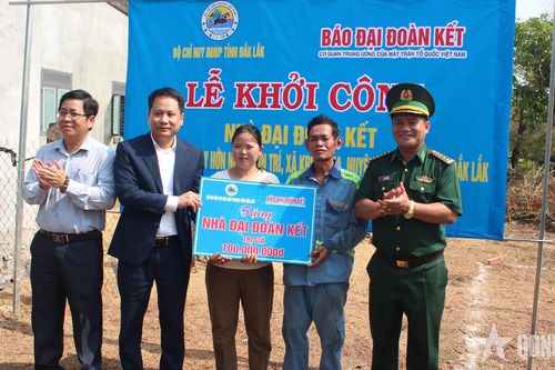Đắk Lắk: Khởi công xây nhà đại đoàn kết tặng hộ nghèo vùng biên