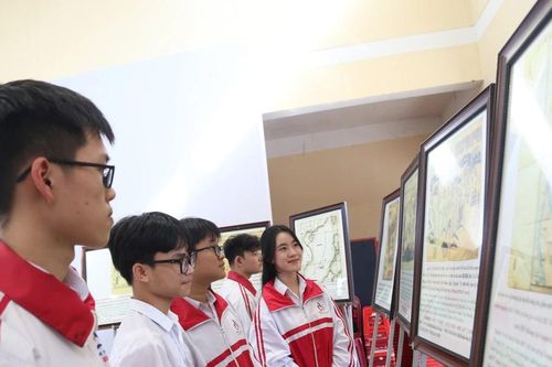Hàng trăm học sinh Quảng Trị tham gia triển lãm số về Hoàng Sa, Trường Sa