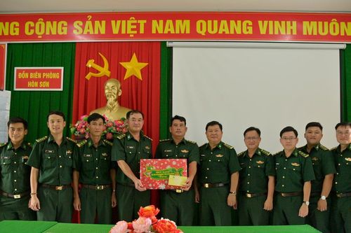 Bộ chỉ huy BĐBP Kiên Giang thăm và kiểm tra toàn diện Đồn Biên phòng Hòn Sơn