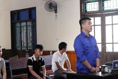Nhóm đối tượng đưa 4kg vàng qua biên giới