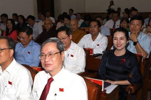TPHCM dừng hỗ trợ thêm 17.000 tỷ với cán bộ, công chức khi sắp xếp bộ máy
