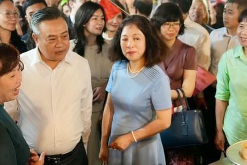 Chủ tịch Hà Nội Trần Sỹ Thanh thưởng thức di sản phở tại Festival Phở 2025