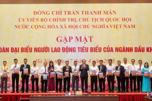 Ghi nhận và trân trọng đóng góp của những người lao động nơi tuyến đầu của ngành năng lượng quốc gia