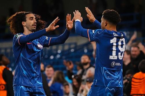 Chelsea vào bán kết Conference League dù thua trận