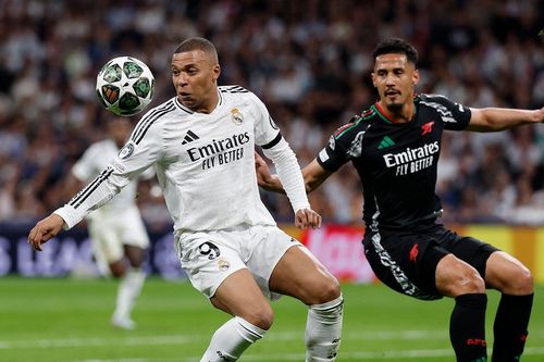Mbappe bị truyền thông nhà quay lưng, chê tơi tả