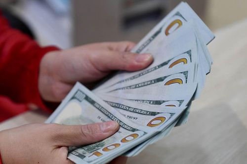 Giá USD tự do tăng mạnh, vượt xa mốc 26.000 đồng